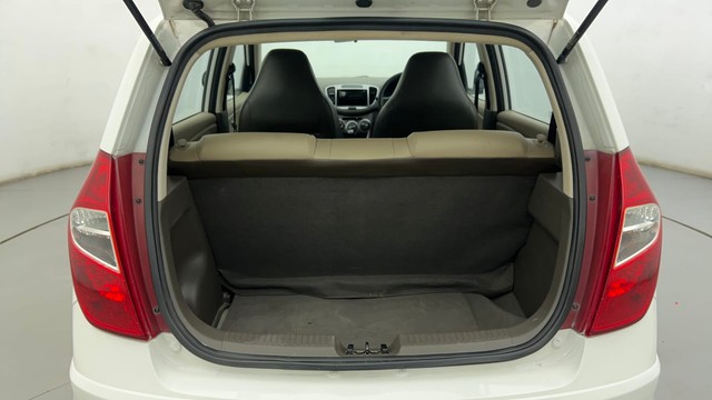 Second-hand 2014 Hyundai i10 Magna 1.1 for sale in Ahmedabad-9