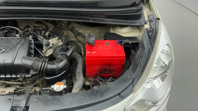 Second-hand 2014 Hyundai i10 Magna 1.1 for sale in Ahmedabad-37