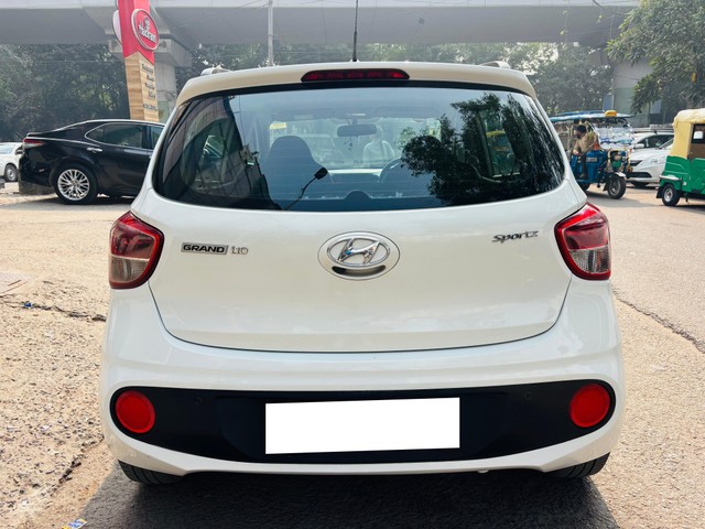 Second-hand 2018 Hyundai Grand i10 1.2 CRDi Sportz for sale in New Delhi-1