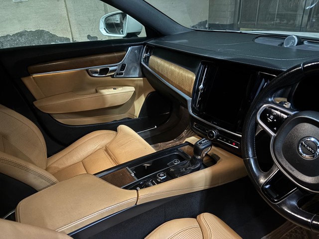 Second-hand 2018 Volvo S90 D4 Inscription BSIV for sale in New Delhi-4