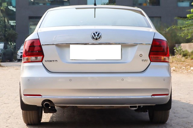 Second-hand 2017 Volkswagen Vento 1.2 TSI Highline AT for sale in New Delhi-2
