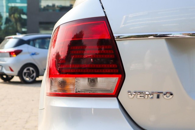 Second-hand 2017 Volkswagen Vento 1.2 TSI Highline AT for sale in New Delhi-6