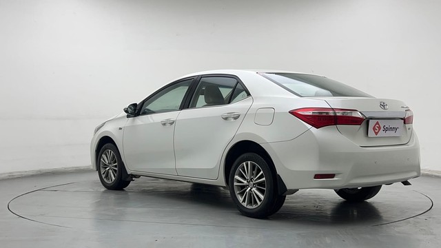 Second-hand 2014 Toyota Corolla Altis Petrol LE for sale in Gurgaon-5