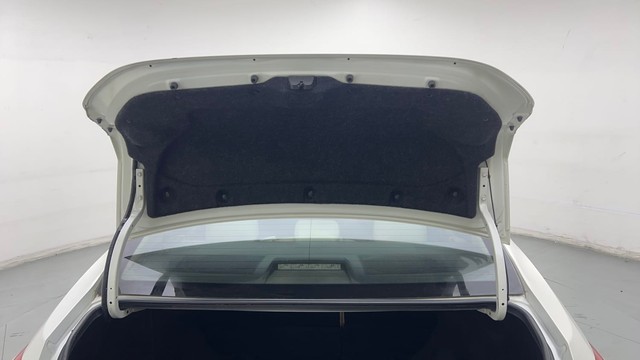 Second-hand 2014 Toyota Corolla Altis Petrol LE for sale in Gurgaon-26