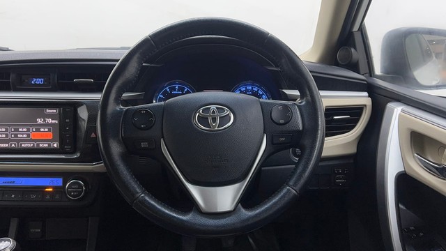 Second-hand 2014 Toyota Corolla Altis Petrol LE for sale in Gurgaon-34