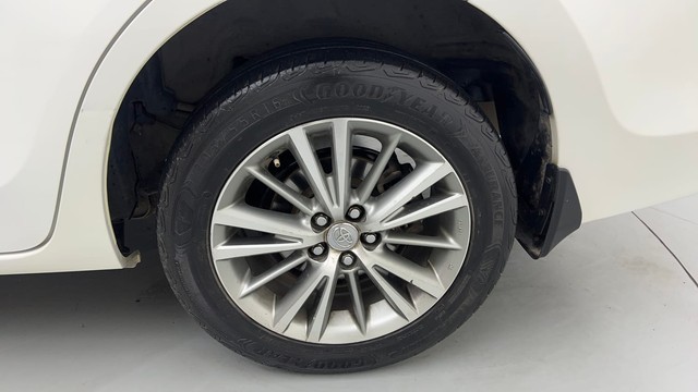 Second-hand 2014 Toyota Corolla Altis Petrol LE for sale in Gurgaon-19