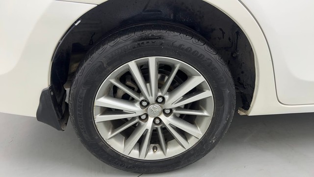 Second-hand 2014 Toyota Corolla Altis Petrol LE for sale in Gurgaon-18