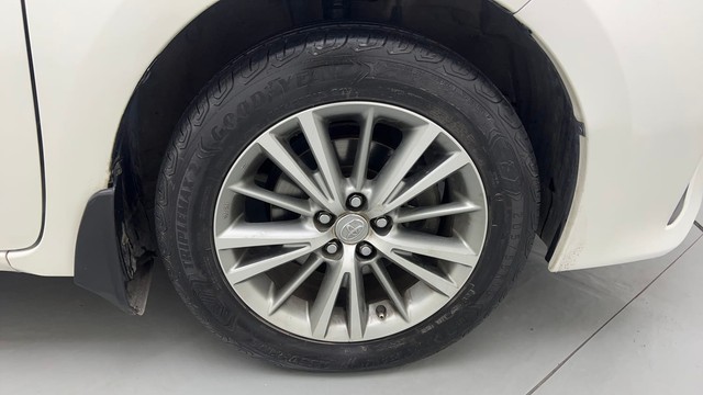 Second-hand 2014 Toyota Corolla Altis Petrol LE for sale in Gurgaon-17