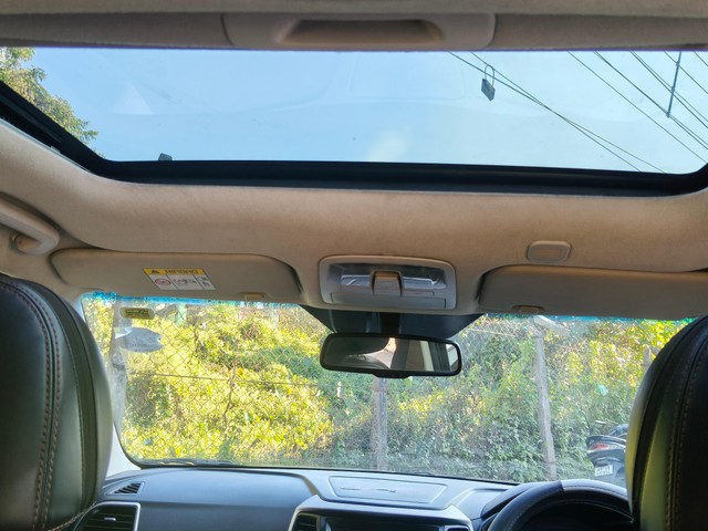 Second-hand 2022 Mahindra XUV300 W8 Option Diesel BSVI for sale in Darjeeling-8