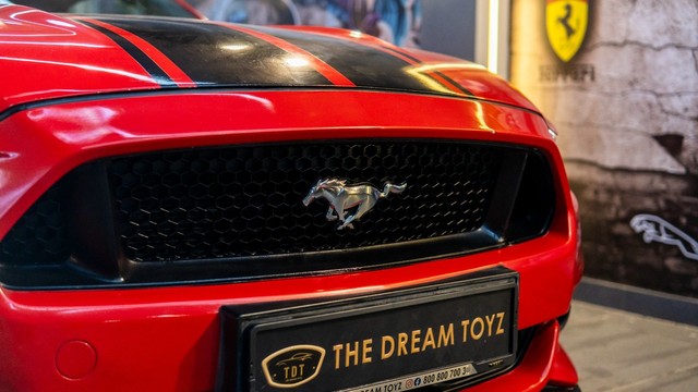 Second-hand 2017 Ford Mustang V8 for sale in New Delhi-12