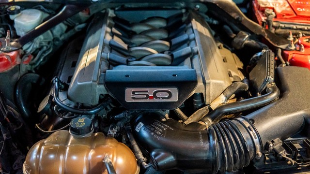 Second-hand 2017 Ford Mustang V8 for sale in New Delhi-3