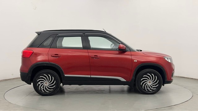 Second-hand 2018 Maruti Suzuki Vitara Brezza VDi Option for sale in Chandigarh-2