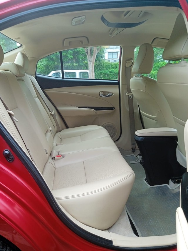 Second-hand 2018 Toyota Yaris VX CVT BSIV for sale in Ahmedabad-6