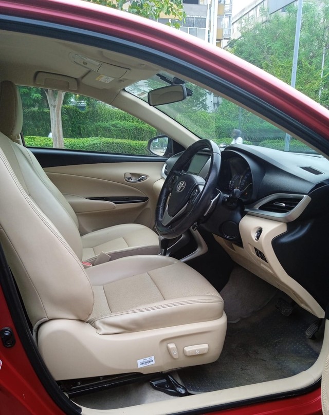 Second-hand 2018 Toyota Yaris VX CVT BSIV for sale in Ahmedabad-8