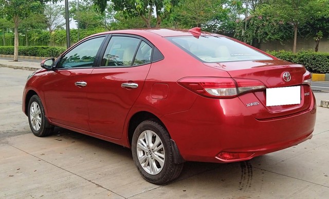 Second-hand 2018 Toyota Yaris VX CVT BSIV for sale in Ahmedabad-2