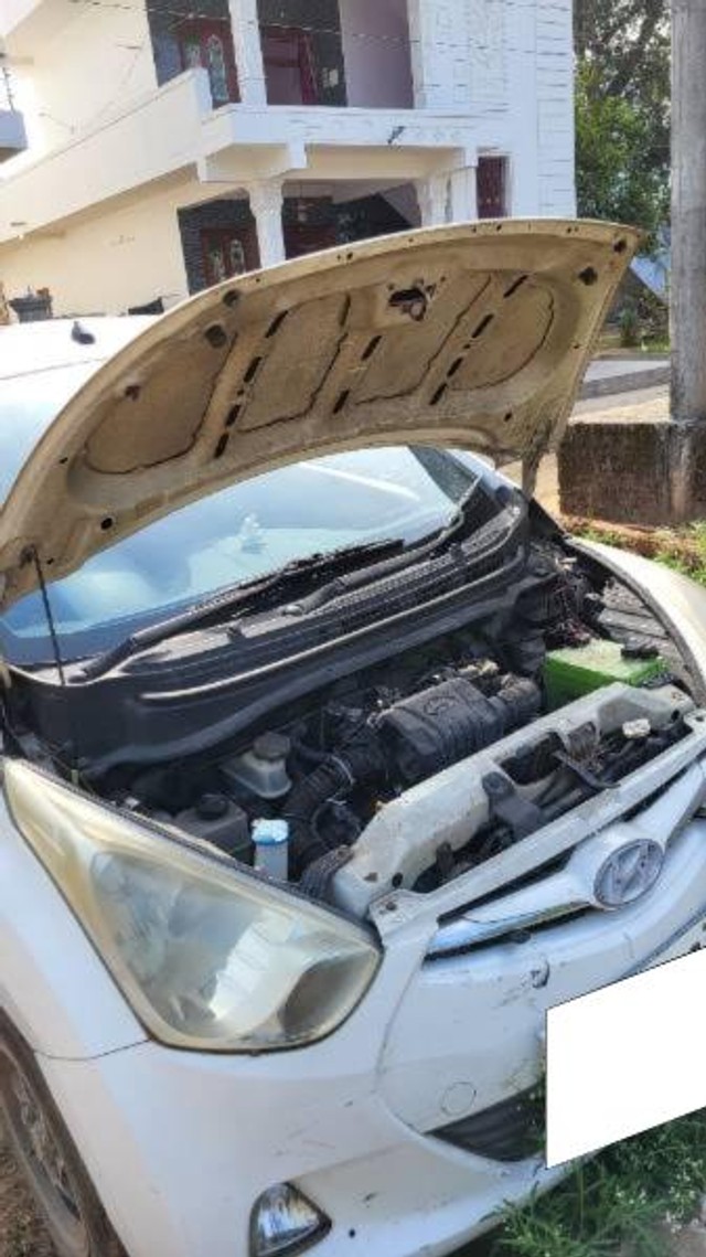 Hyundai EON Magna Second-hand 2012 Hyundai EON Magna for sale in Tiruvannamalai-7