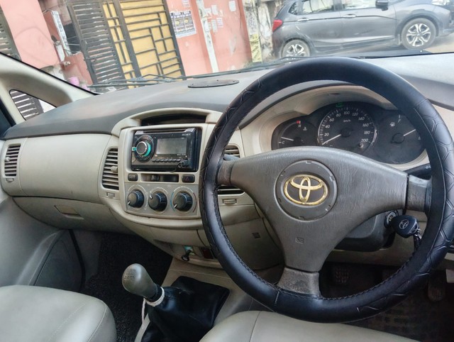 Second-hand 2014 Toyota Innova 2.5 G (Diesel) 7 Seater BS IV for sale in Samastipur-7