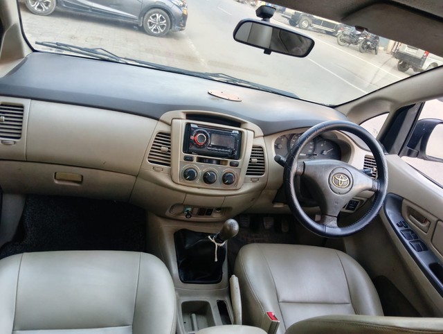 Second-hand 2014 Toyota Innova 2.5 G (Diesel) 7 Seater BS IV for sale in Samastipur-4
