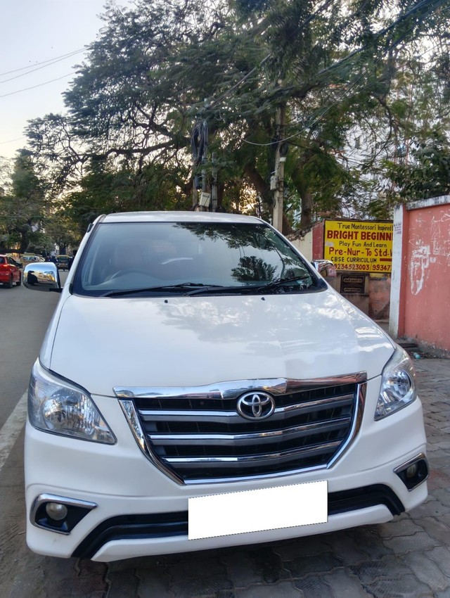 Second-hand 2014 Toyota Innova 2.5 G (Diesel) 7 Seater BS IV for sale in Samastipur-3