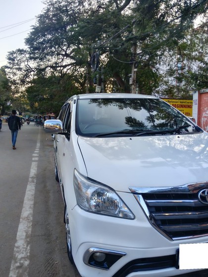 Second-hand 2014 Toyota Innova 2.5 G (Diesel) 7 Seater BS IV for sale in Samastipur