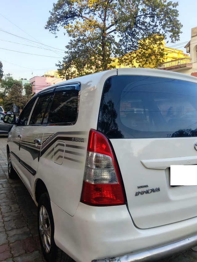 Second-hand 2014 Toyota Innova 2.5 G (Diesel) 7 Seater BS IV for sale in Samastipur-9