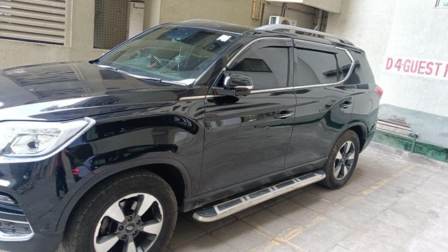 Second-hand 2019 Mahindra Alturas G4 4X4 AT BSIV for sale in Pune-3
