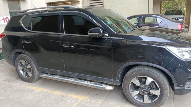Second-hand 2019 Mahindra Alturas G4 4X4 AT BSIV for sale in Pune-2