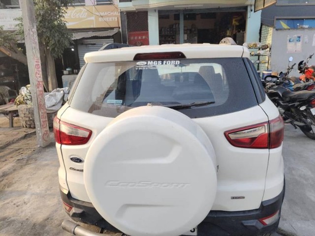 Second-hand 2017 Ford Ecosport 1.5 Diesel Trend BSIV for sale in Lakhimpur Kheri-3