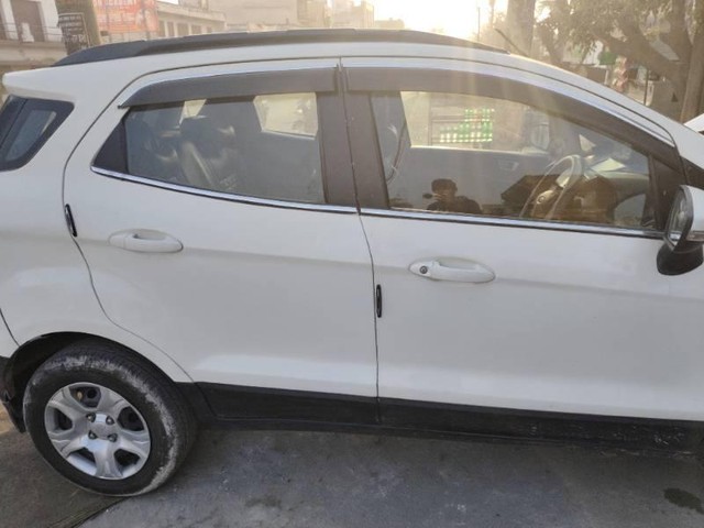 Second-hand 2017 Ford Ecosport 1.5 Diesel Trend BSIV for sale in Lakhimpur Kheri-0