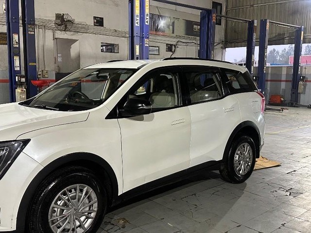 Second-hand 2022 Mahindra XUV700 MX BSVI for sale in Azamgarh-3