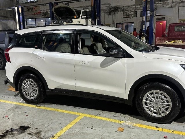 Second-hand 2022 Mahindra XUV700 MX BSVI for sale in Azamgarh-1
