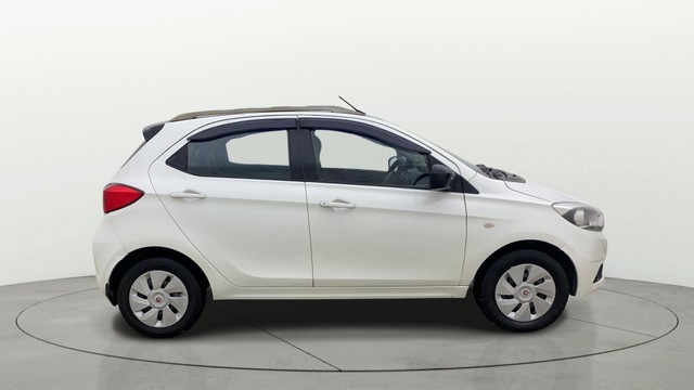 Second-hand 2017 Tata Tiago Wizz 1.2 Revotron for sale in Ahmedabad-1