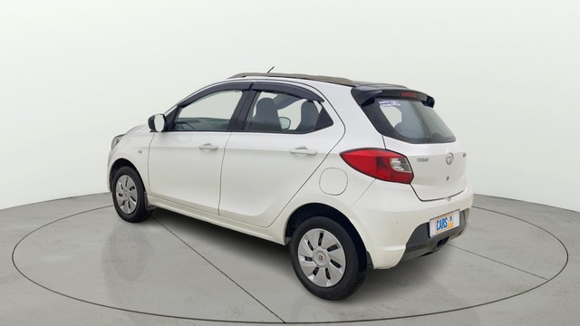 Second-hand 2017 Tata Tiago Wizz 1.2 Revotron for sale in Ahmedabad-4