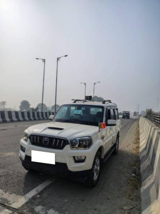 Second-hand 2017 Mahindra Scorpio S10 7 Seater 2WD for sale in Mirzapur-2