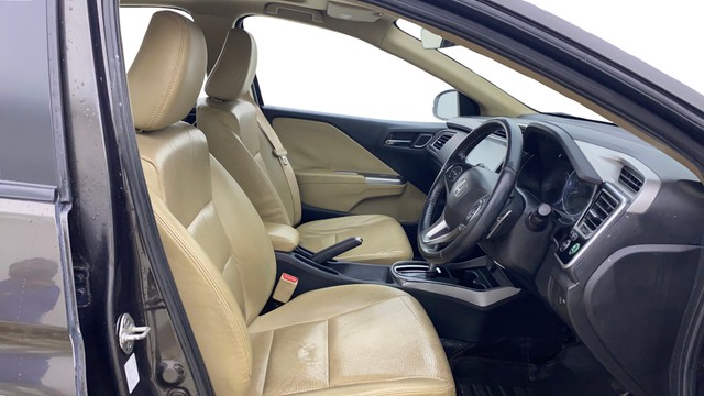 Second-hand 2019 Honda City i-VTEC CVT ZX for sale in Ahmedabad-15