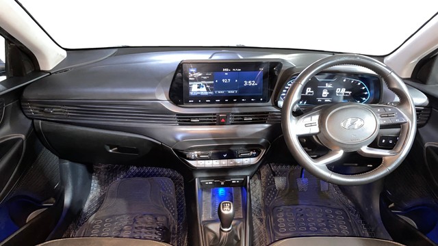 Second-hand 2023 Hyundai i20 Asta for sale in Kolkata-10