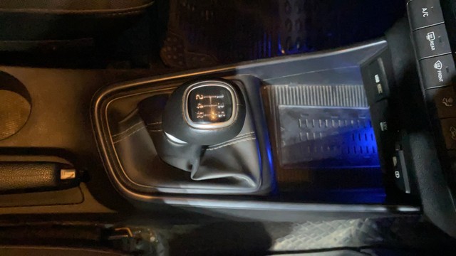 Second-hand 2023 Hyundai i20 Asta for sale in Kolkata-13