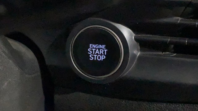 Second-hand 2023 Hyundai i20 Asta for sale in Kolkata-23