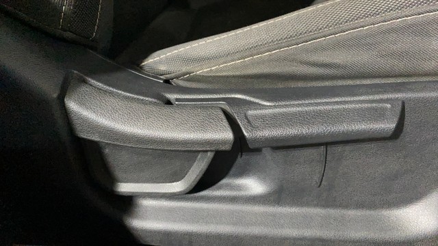 Second-hand 2023 Hyundai i20 Asta for sale in Kolkata-18