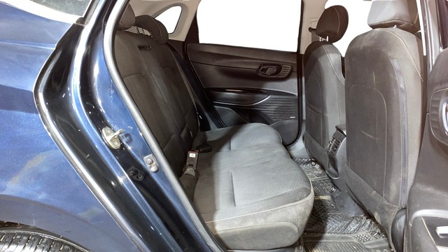 Second-hand 2023 Hyundai i20 Asta for sale in Kolkata-16