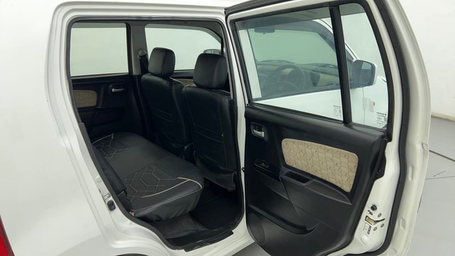 Second-hand 2018 Maruti Wagon R VXI for sale in Ahmedabad-39