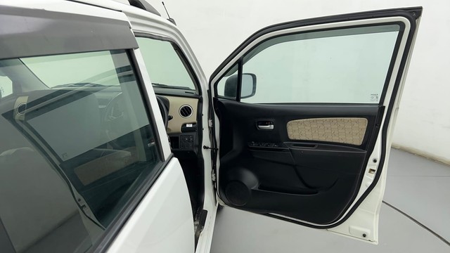 Second-hand 2018 Maruti Wagon R VXI for sale in Ahmedabad-16