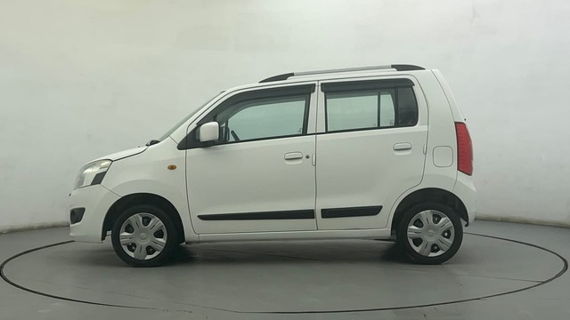 Second-hand 2018 Maruti Wagon R VXI for sale in Ahmedabad-6