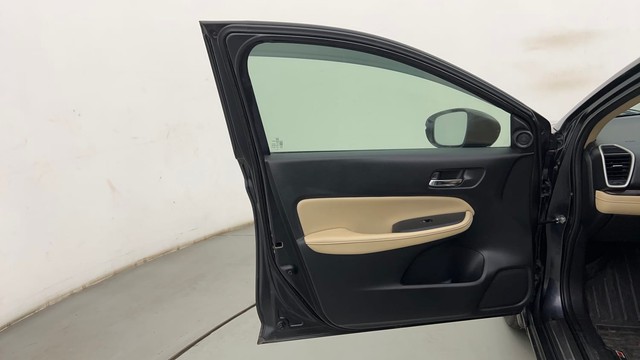 Second-hand 2022 Honda City ZX MT for sale in Mumbai-38