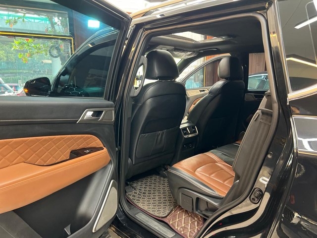 Second-hand 2019 Mahindra Alturas G4 4X4 AT BSIV for sale in Mumbai-8