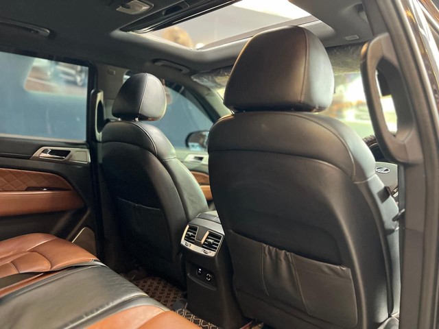 Second-hand 2019 Mahindra Alturas G4 4X4 AT BSIV for sale in Mumbai-6