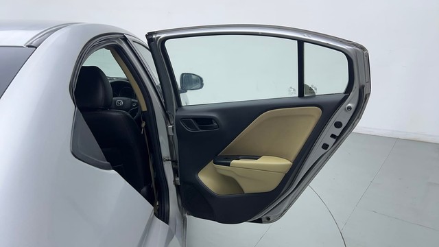 Second-hand 2016 Honda City SV MT for sale in Ghaziabad-29