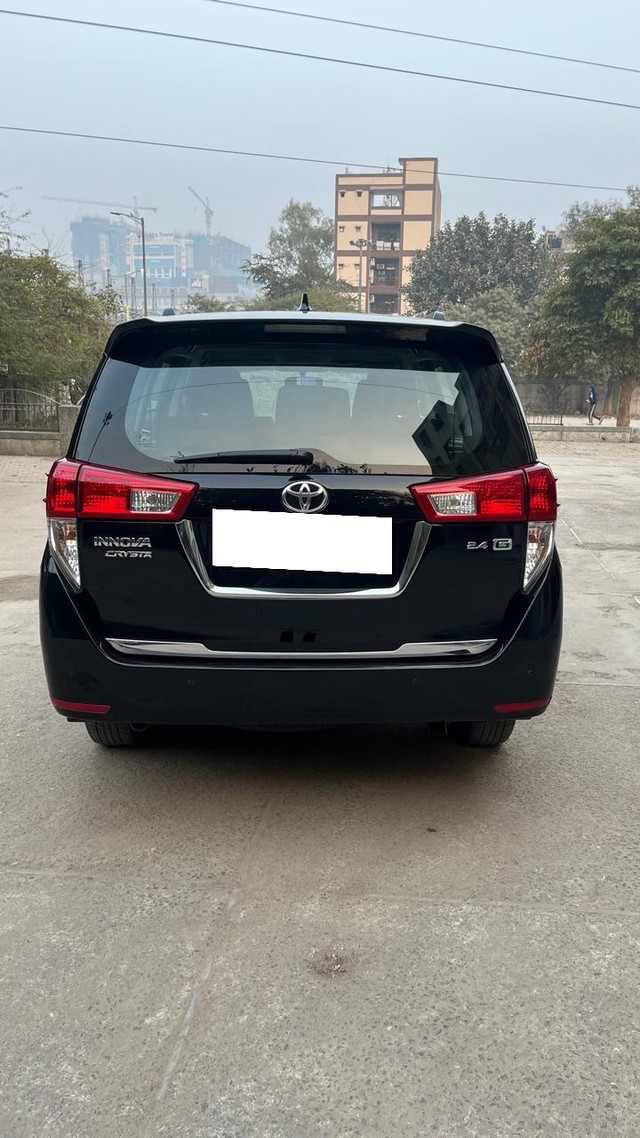 Second-hand 2022 Toyota Innova Crysta 2.4 G 7 STR for sale in New Delhi-2
