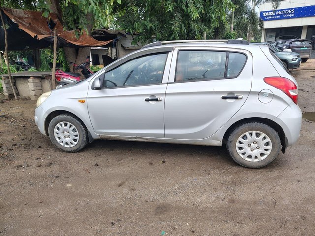 Second-hand 2011 Hyundai i20 1.2 Magna for sale in Sambalpur-3