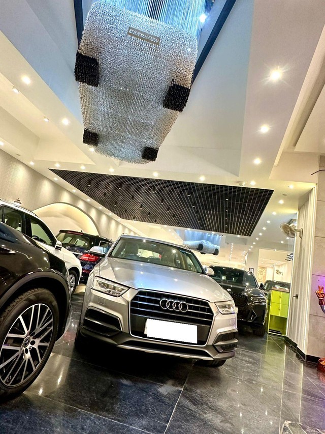 Second-hand 2017 Audi Q3 30 TFSI Premium FWD for sale in New Delhi-7